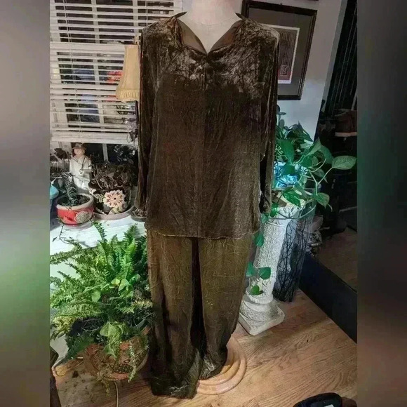 NWOT Lafayette 148 Riverside Velvet Top Size L - Picture 2 of 8